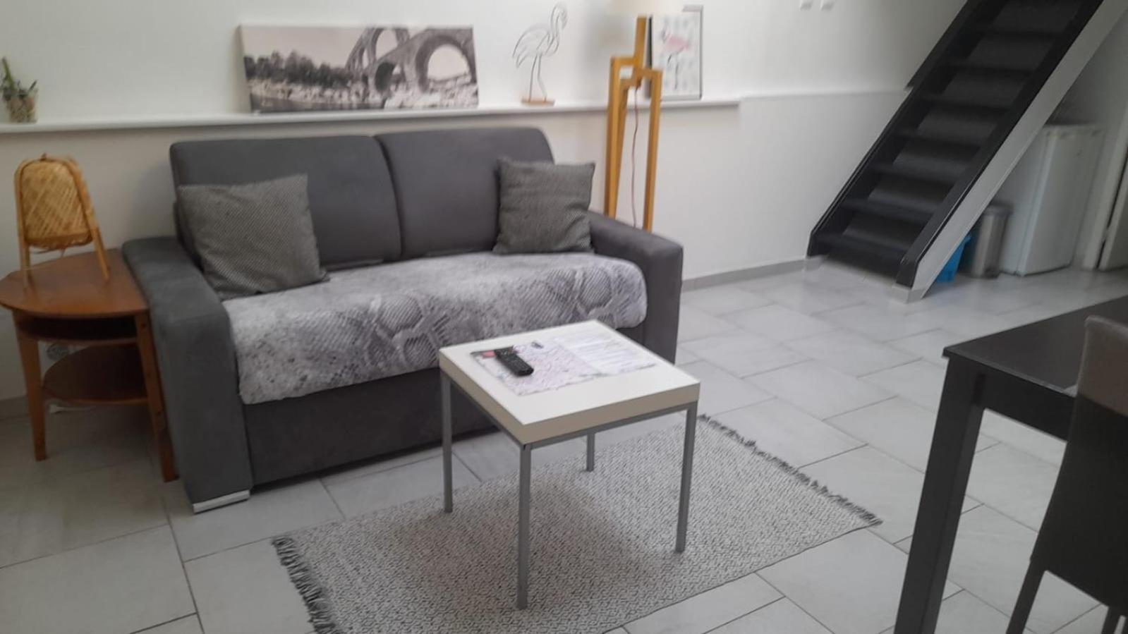 Duplex Denim Apartment Nîmes Exterior photo