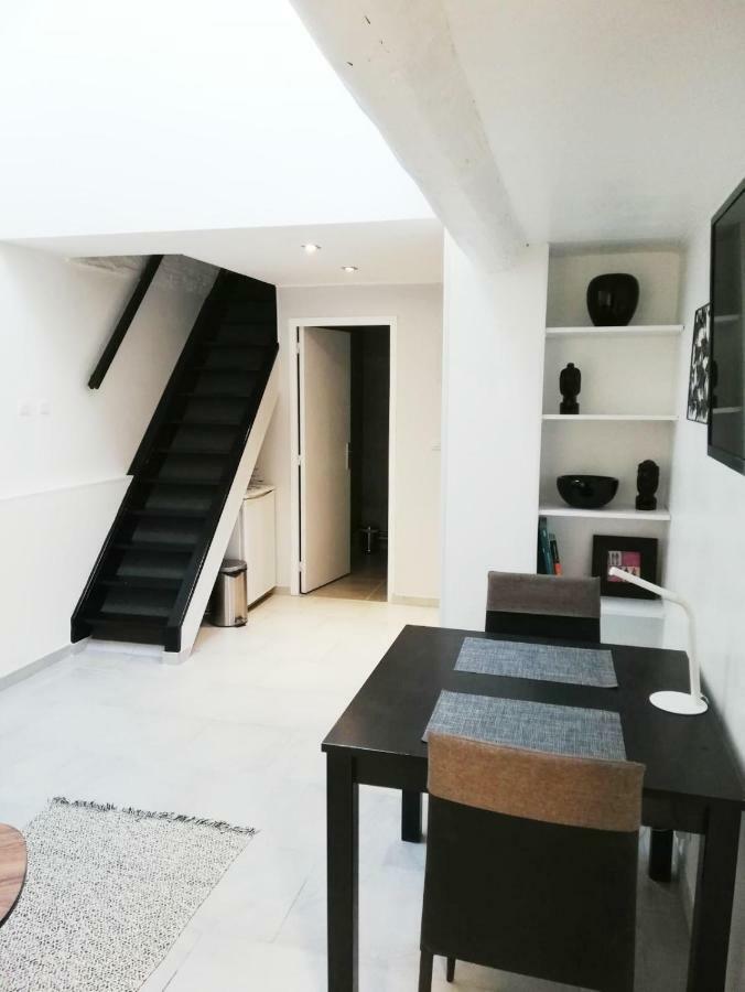 Duplex Denim Apartment Nîmes Exterior photo